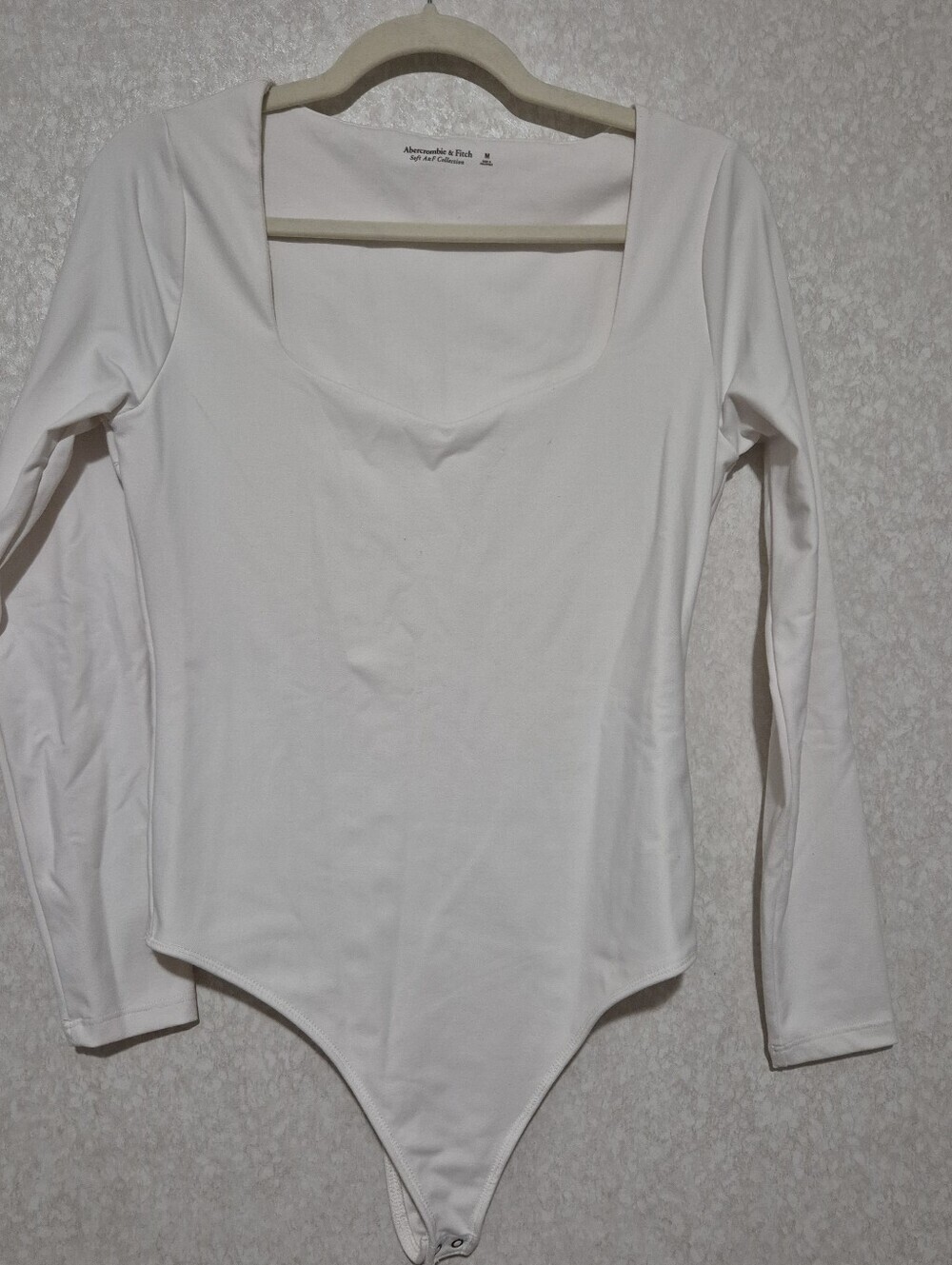 Abercrombie & Fitch Off White Long-Sleeve Square Neck Bodysuit - Slim Fit-M